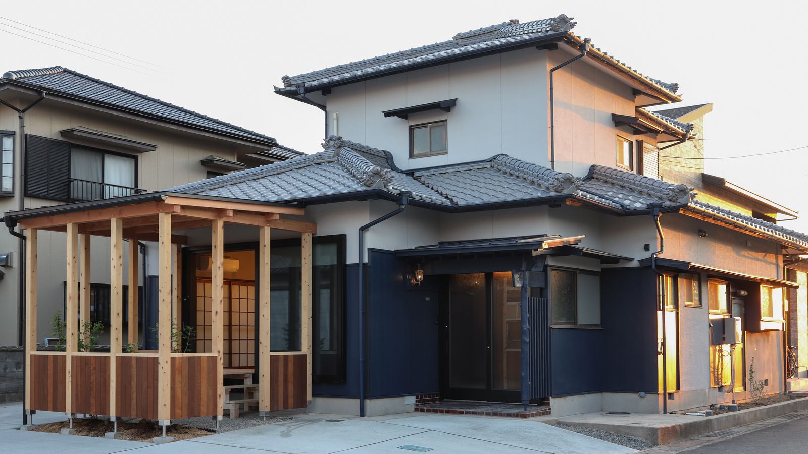 一棟貸しホテルへ再生した家の外観